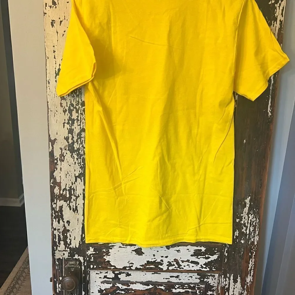 NWOT Retro The Magic School Bus unisex T-shirt. Size small. Wahoo!
